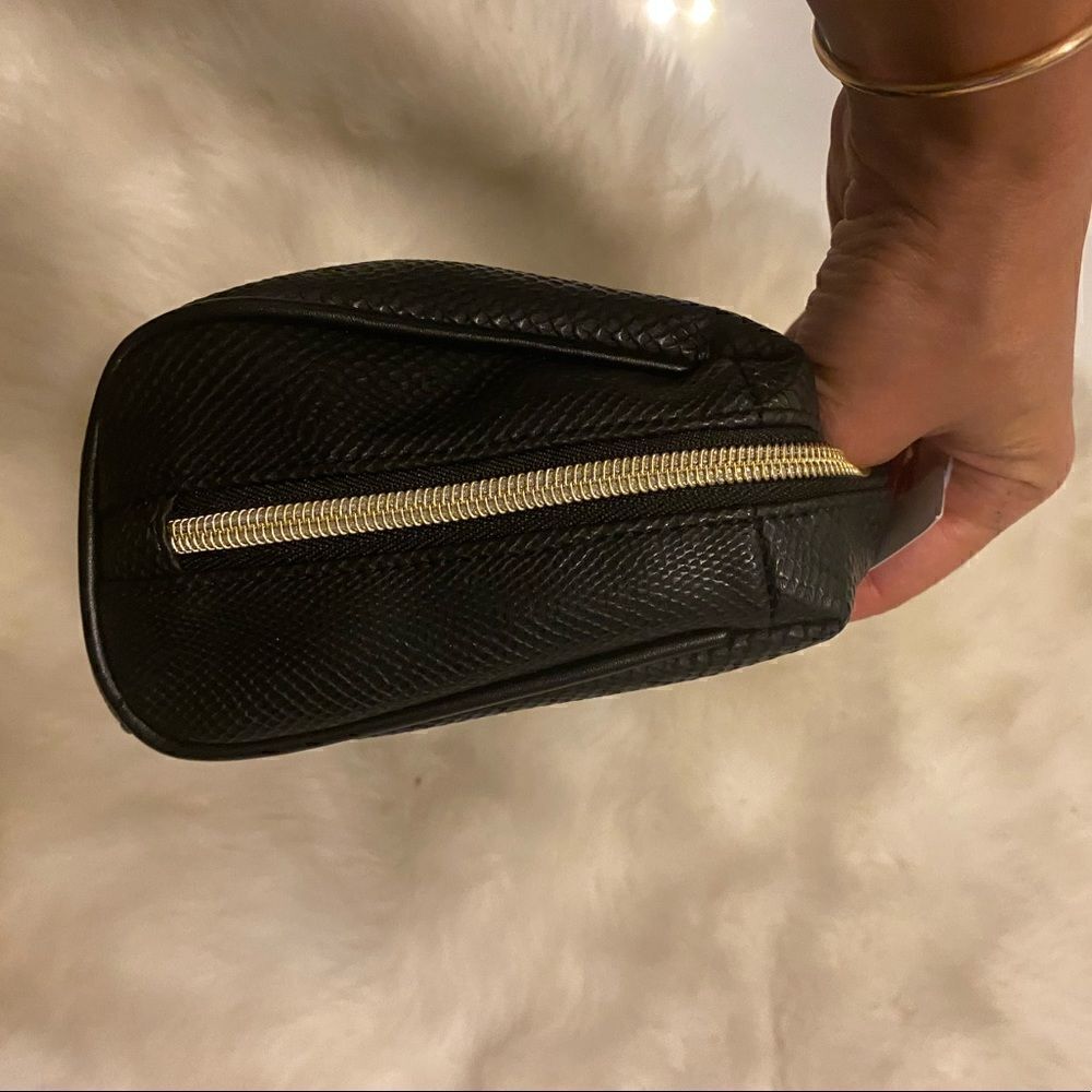 Heart Cosmetic Case BNWT #12  - Picture 7 of 8